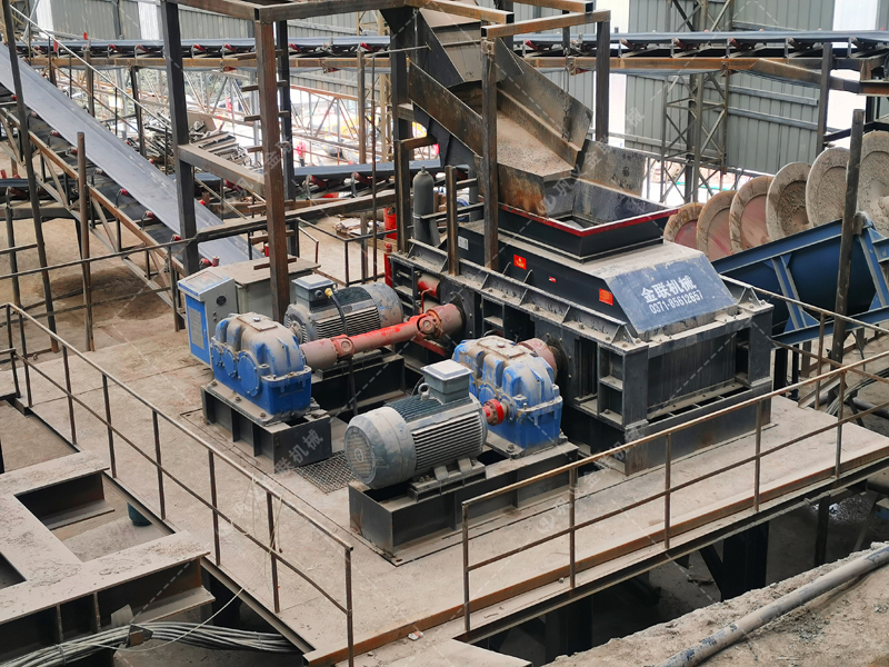 礦用液壓對輥制砂機如何實現(xiàn)砂石細碎與高產雙提升？